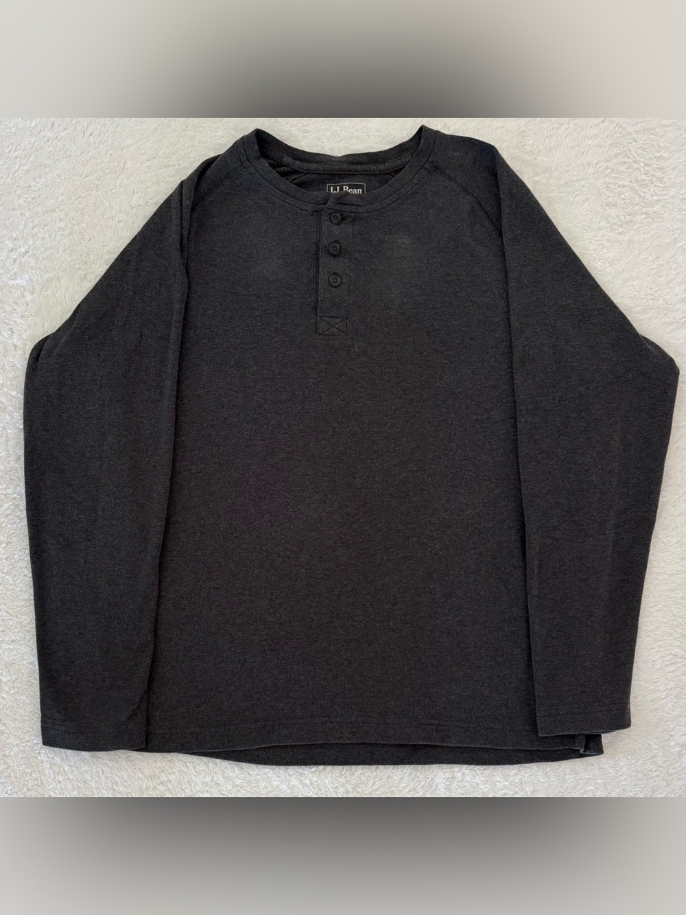 L.L. Bean Men’s Medium gray Traditional Fit long sleeve cotton Henley shirt